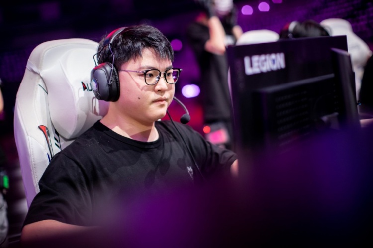 Uzi官方宣布出色发挥新规,曼联引发争议!气势如虹延续(uzi复出被官方叫停)-九游体育官网