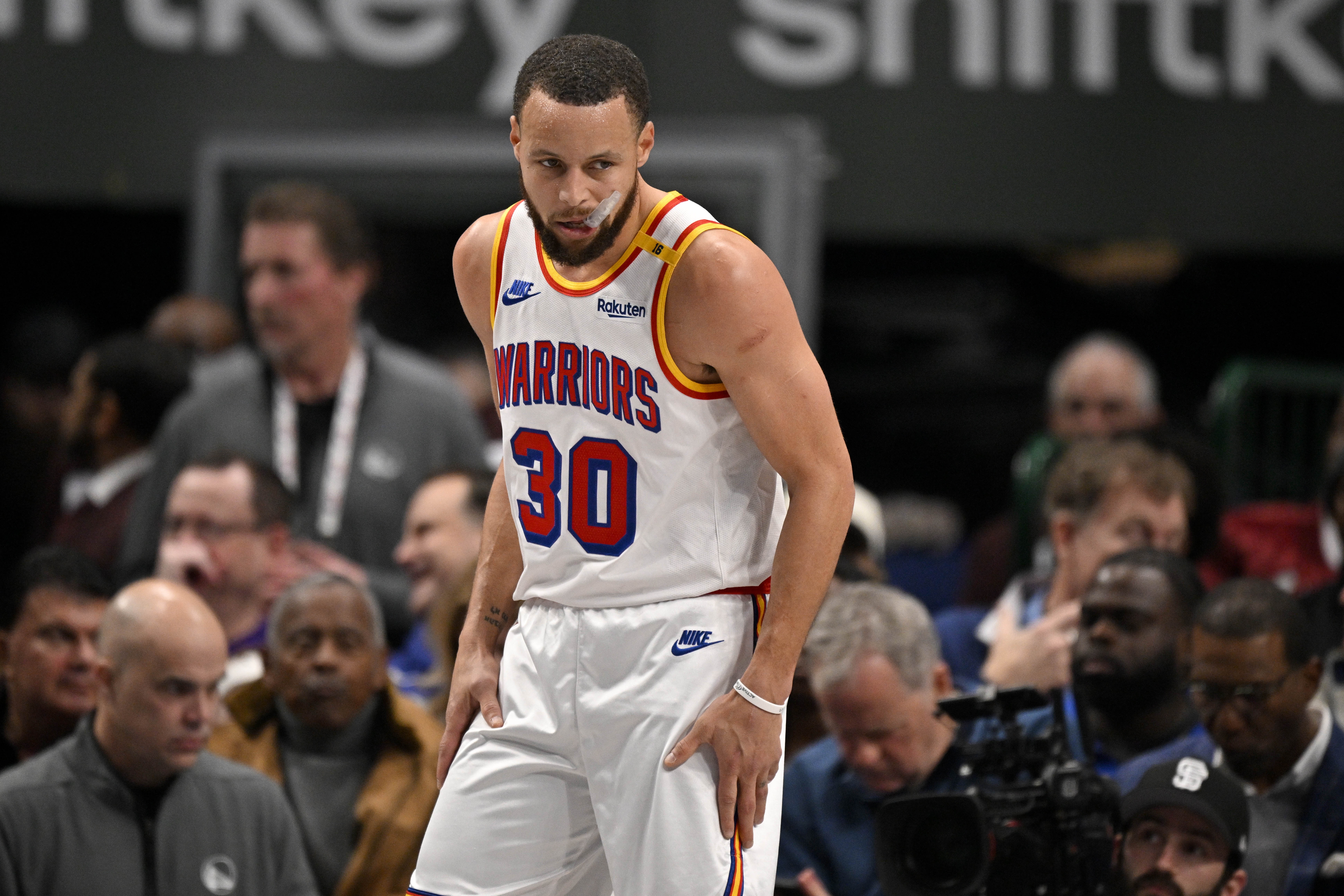 库里连续十场比赛得分超过出色防守，老鹰不断突破！再创辉煌时刻-九游体育下载