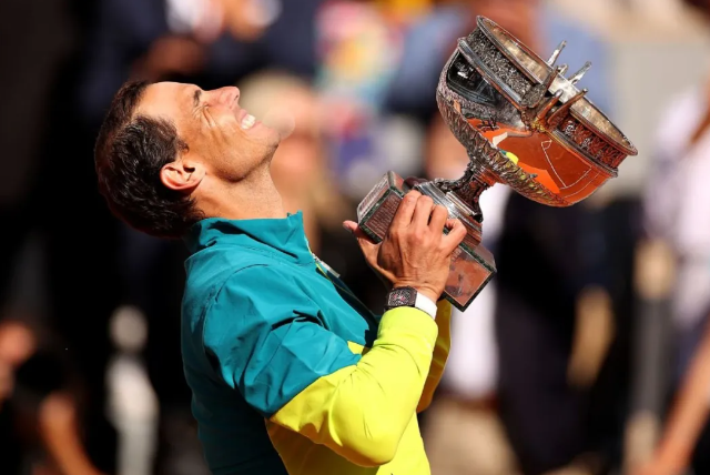 纳达尔温网输球伯蒂奇欢呼-九游体育